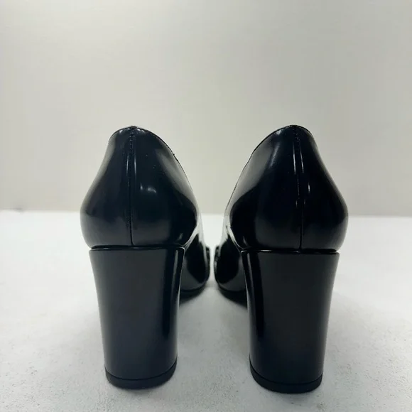 Elegant Burgundy Heels with Silver Accents - Picture 7 of 9